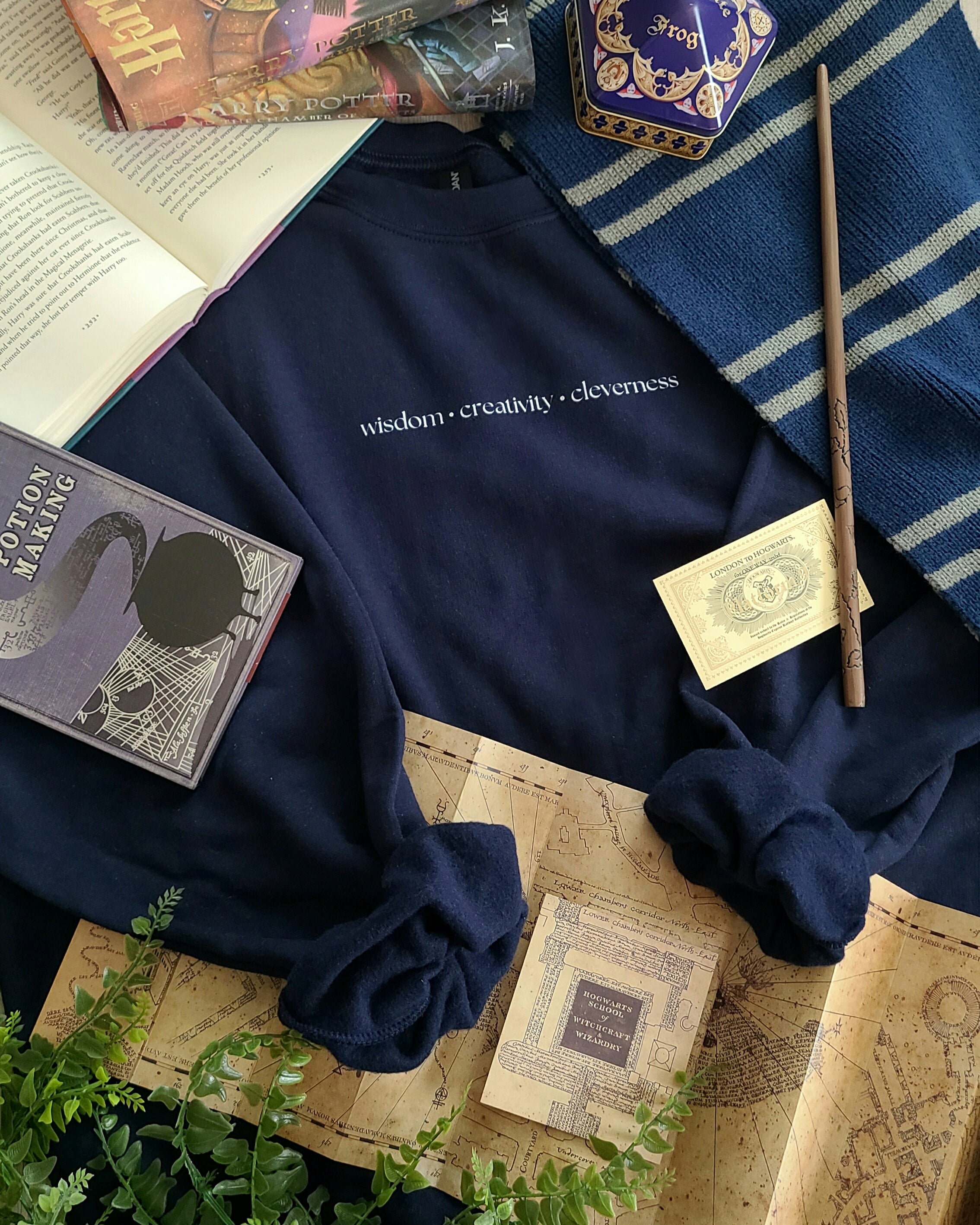 house traits crewneck