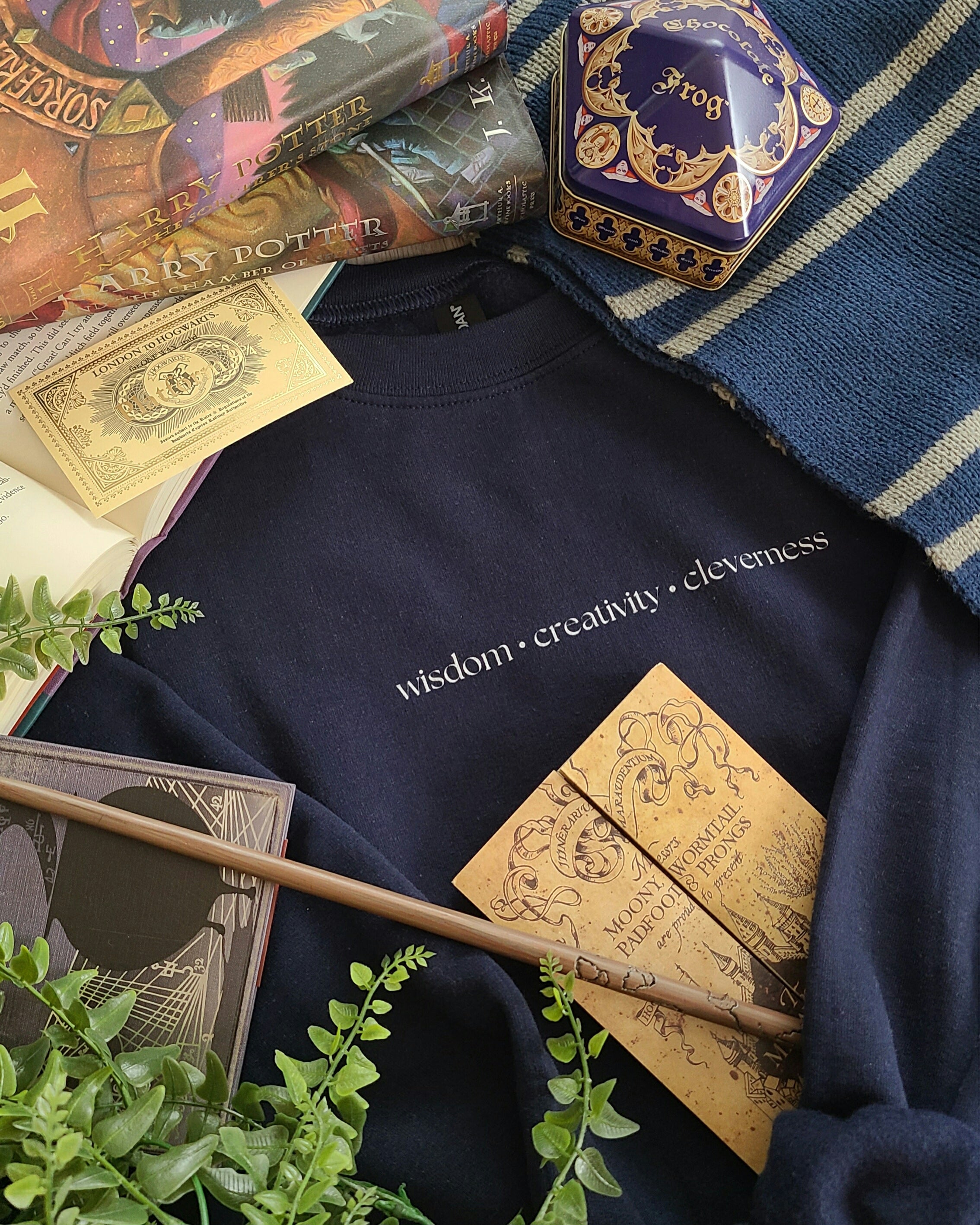 house traits crewneck