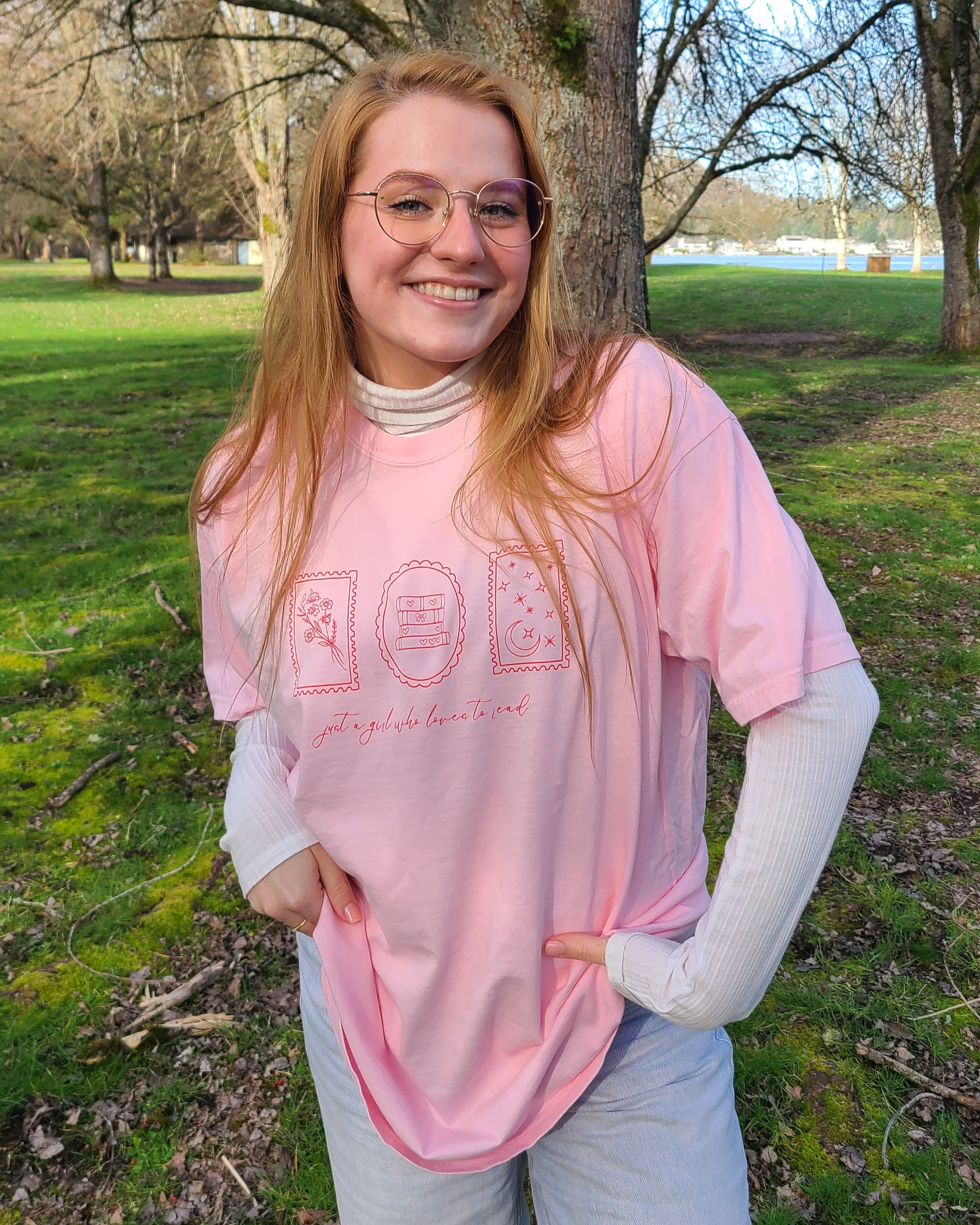 just a girl who loves to read tee