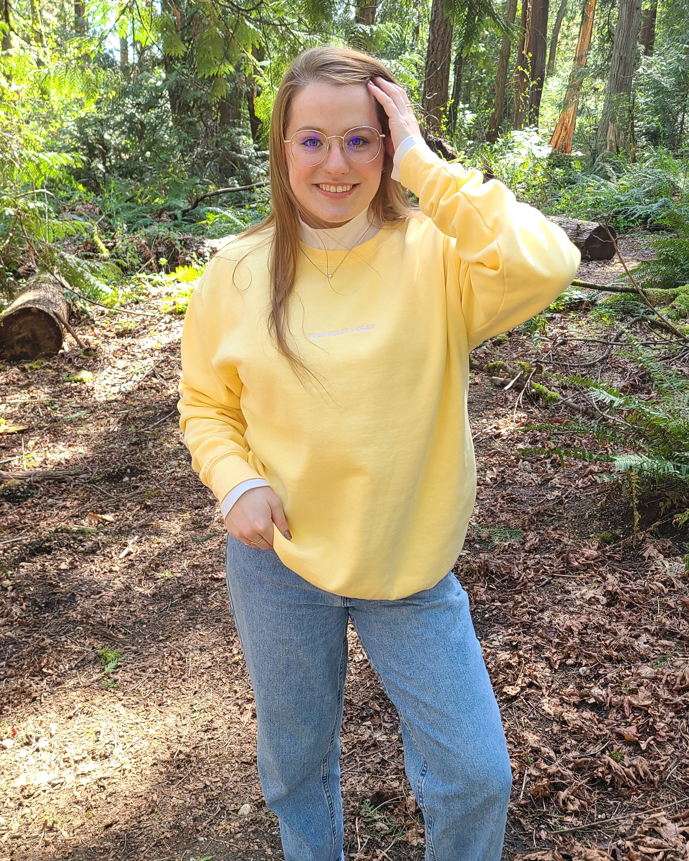 read more books embroidered crewneck