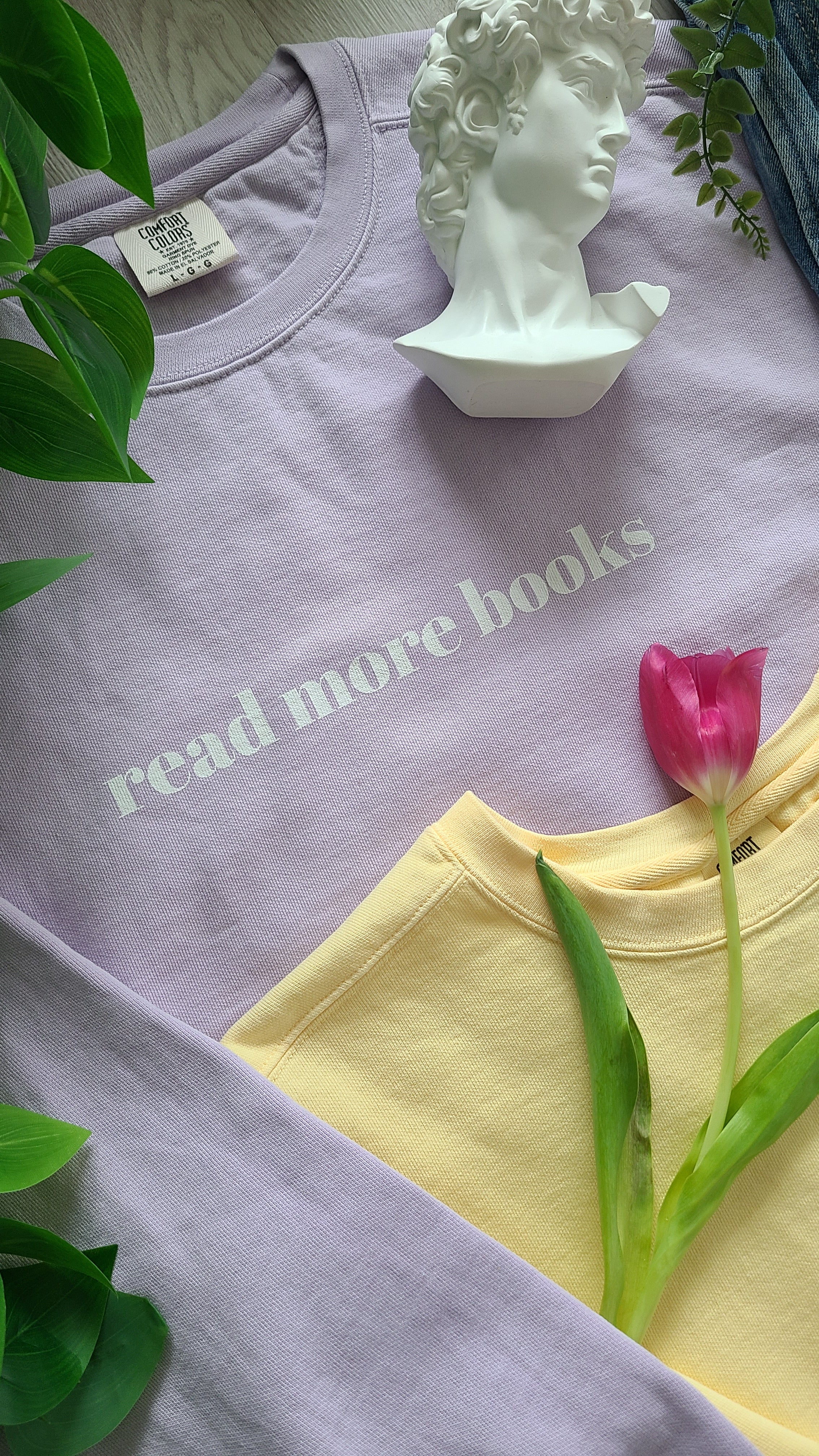 read more books crewneck
