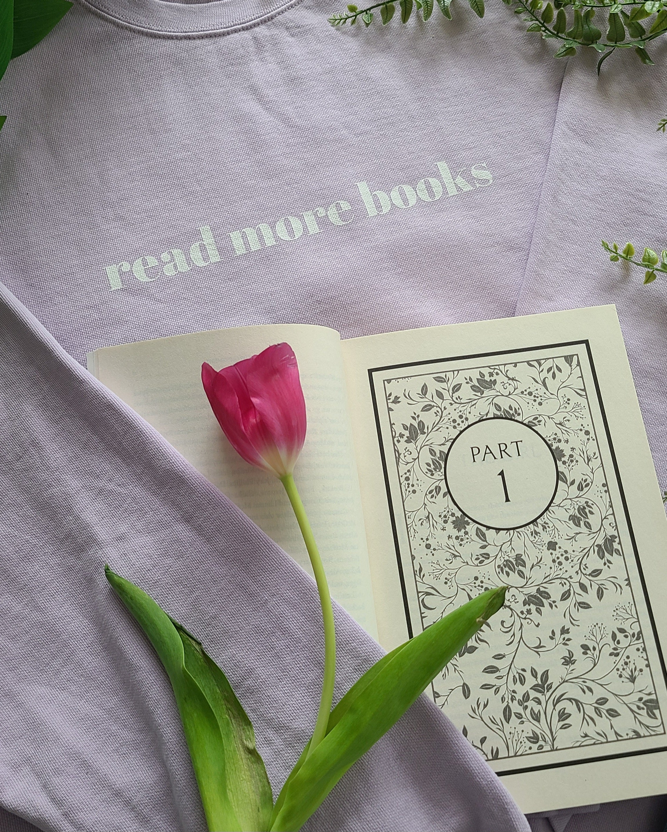 read more books crewneck