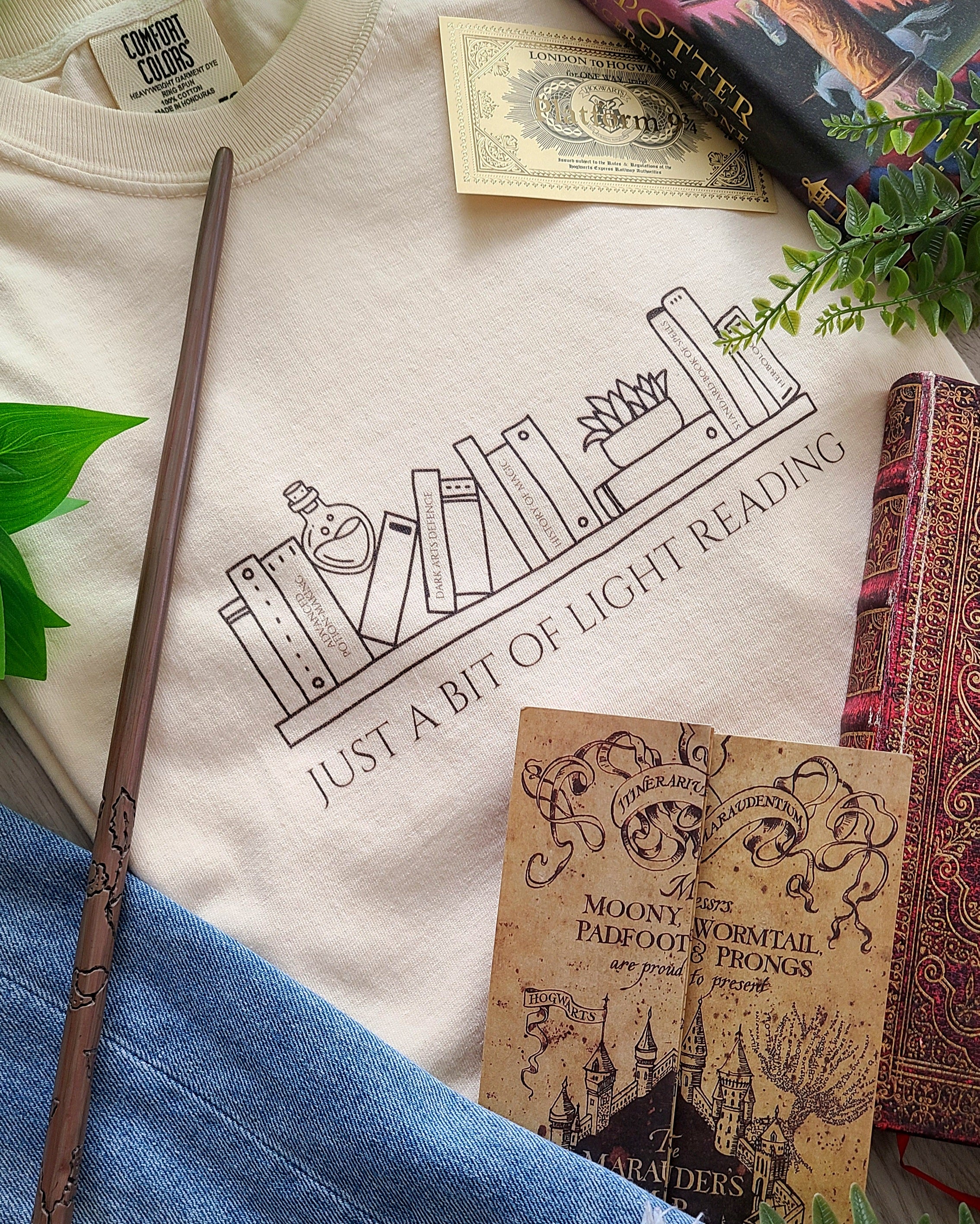 light reading tee
